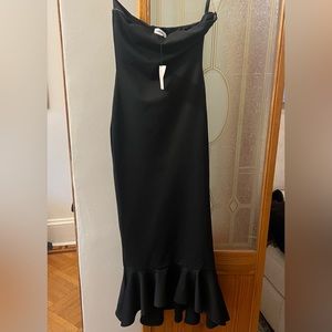 Izzy Ruffle Maxi Dress in Black - superdown